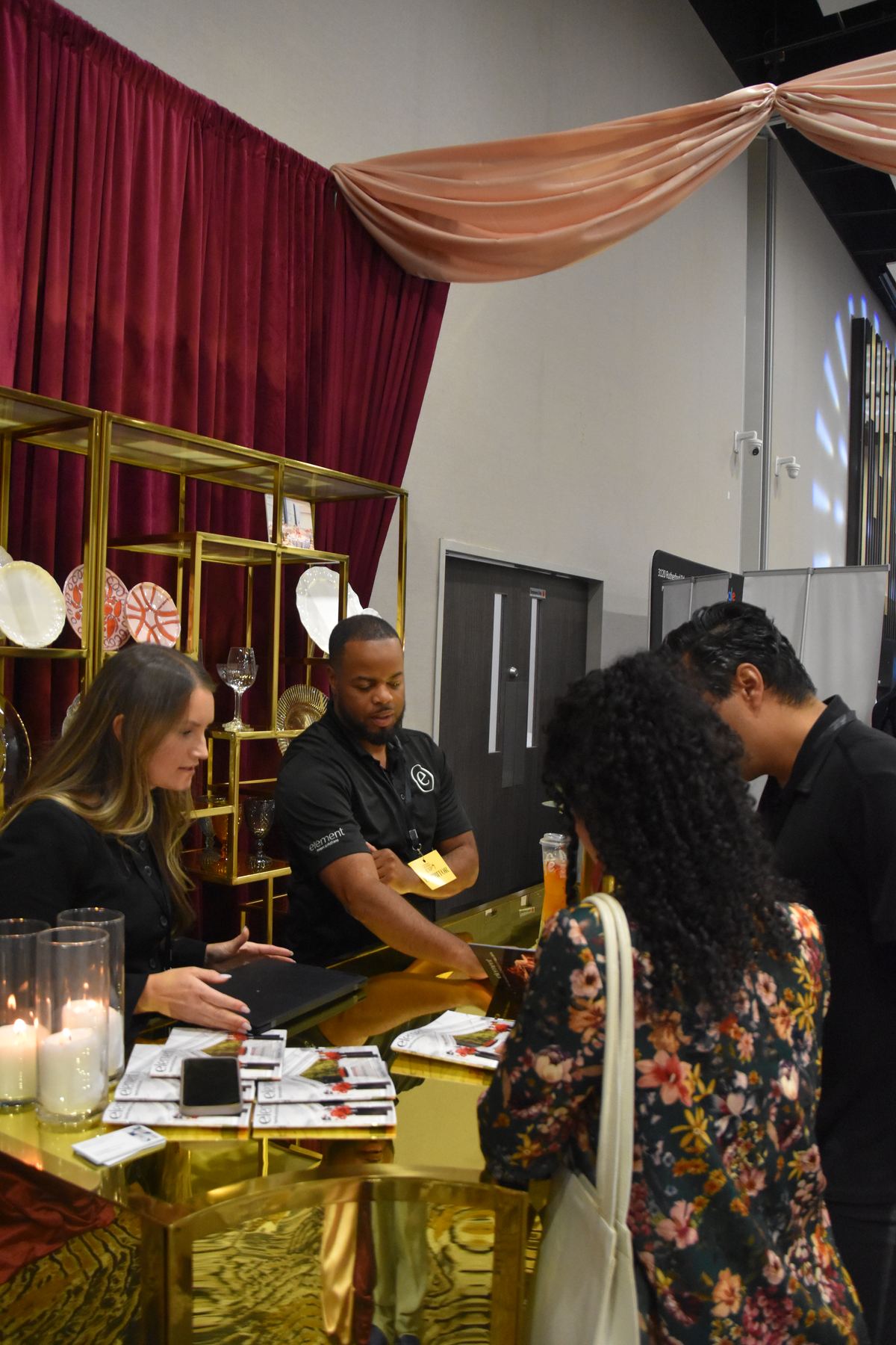 Canadian Wedding Expo — Vendor interaction
